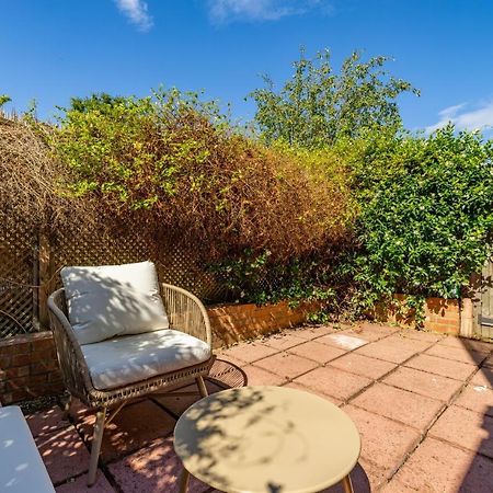 Apartamento The Fulham Bolthole - Beckoning 2Bdr Flat With Garden Londres Exterior foto
